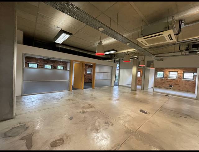 320M² OFFICE TO LET IN BRYANSTON